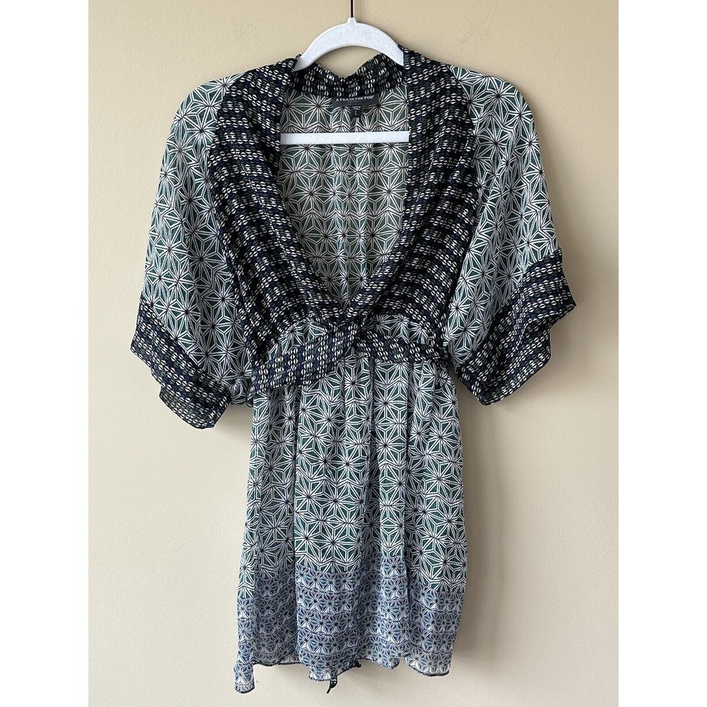 A Pea In The Pod Maternity Size Large Green/Blue Sheer Tunic Top Blouse